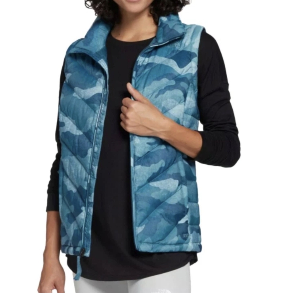 The North Face Alpz 2.0 Blue Camo‎ Down Vest, Size Medium